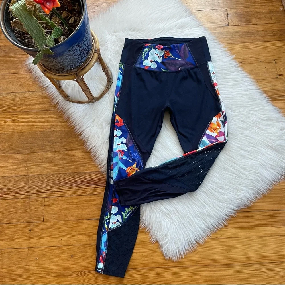 Athleta high waisted tropical print leggings size medium - Picture 6 of 12